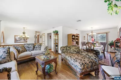 27 Pennsylvania Avenue, Montvale, NJ 07645 - Photo 4