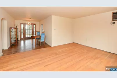 10 Williamson Place, Fair Lawn, NJ 07410 - Photo 4