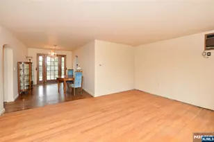 10 Williamson Pl, Fair Lawn, NJ 07410 - Photo 4