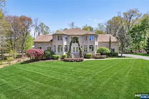 9 Heller Ct, Mahwah, NJ 07430 - Photo 4