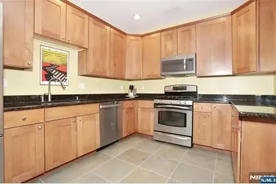 17 De Bruyle Court, Hawthorne, NJ 07506 - Photo 14