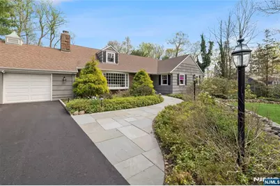 20 Deerhorn Trail, Upper Saddle River, NJ 07458 - Photo 4