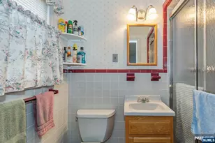 40 17th Ave, Elmwood Park, NJ 07407 - Photo 18