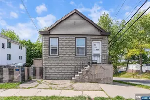 43 Maitland Pl, Garfield, NJ 07026 - Photo 16