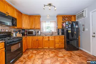 65 Westminster Pl, Saddle Brook Township, NJ 07663 - Photo 10