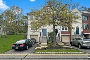 1051 Ash Dr, Mahwah, NJ 07430 - Photo 2