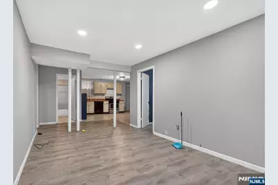 65 Crosby Avenue, Paterson, NJ 07502 - Photo 6