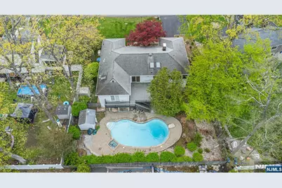 51 Chestnut Drive, Wayne, NJ 07470 - Photo 2