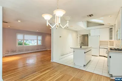 51 Chestnut Drive, Wayne, NJ 07470 - Photo 12