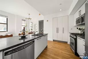 4 Beacon Way 1410, Jersey City, NJ 07304 - Photo 4