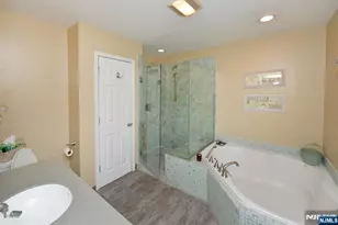 65 Clover Ct, New Milford, NJ 07646 - Photo 14