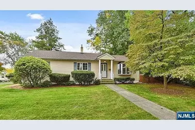 252 Valley Road, River Edge, NJ 07661 - Photo 2