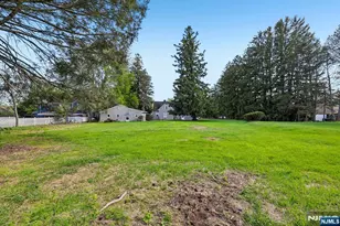 37 Nilsen Ave, Mahwah, NJ 07430 - Photo 22