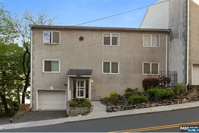 8200C Bulls Ferry Road 10 #10, North Bergen, NJ 07047 - Photo 2