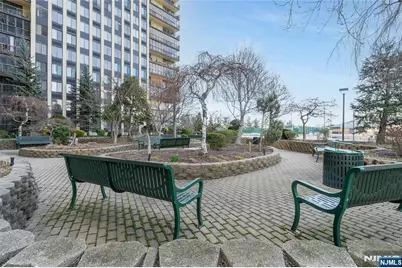 300 Winston Drive 923 #923, Cliffside Park, NJ 07010 - Photo 26