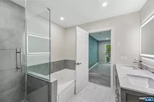 102 Abbie Ct, West New York, NJ 07093 - Photo 20