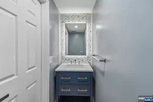102 Abbie Ct, West New York, NJ 07093 - Photo 10