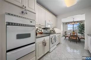2200 N Central Road 6H, Fort Lee, NJ 07024 - Photo 4