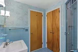 557 Taunton Rd, Wyckoff Township, NJ 07481 - Photo 28