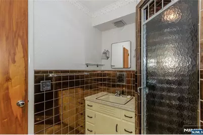 557 Taunton Road, Wyckoff Township, NJ 07481 - Photo 22
