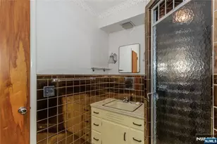 557 Taunton Rd, Wyckoff Township, NJ 07481 - Photo 22