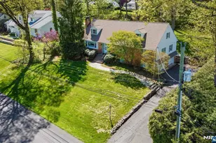 557 Taunton Rd, Wyckoff Township, NJ 07481 - Photo 42