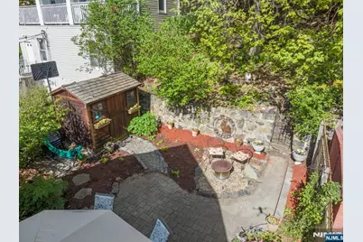 370 Undercliff Avenue, Edgewater, NJ 07020 - Photo 32