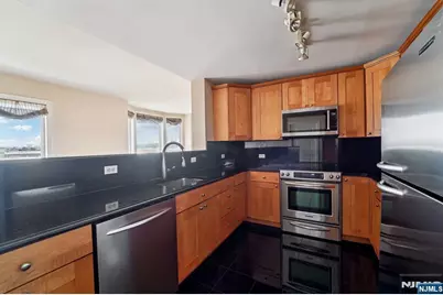 6210 City Place, Edgewater, NJ 07020 - Photo 8