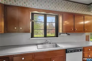 52 Waughaw Rd, Montville Township, NJ 07082 - Photo 8