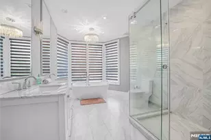 117 Kensington Dr 304, Fort Lee, NJ 07024 - Photo 18