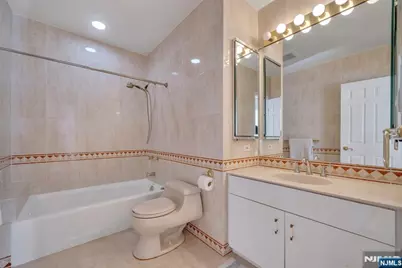 55 Victoria Place, Fort Lee, NJ 07024 - Photo 34