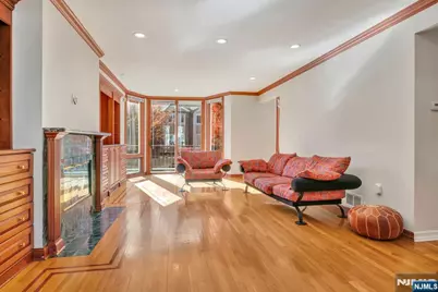 55 Victoria Place, Fort Lee, NJ 07024 - Photo 8