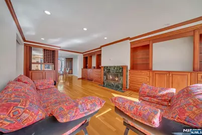 55 Victoria Place, Fort Lee, NJ 07024 - Photo 6