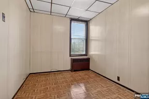 176 Boyd Ave, Jersey City, NJ 07304 - Photo 28