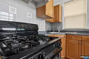 176 Boyd Ave, Jersey City, NJ 07304 - Photo 30