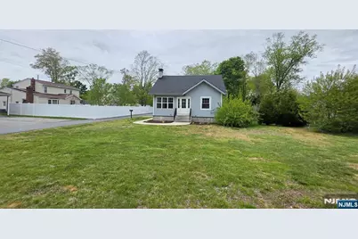 397 Newark Pompton Turnpike, Pequannock Township, NJ 07444 - Photo 1