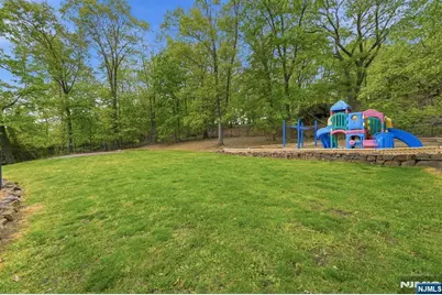 27 Mountainwood Court, Totowa, NJ 07512 - Photo 48