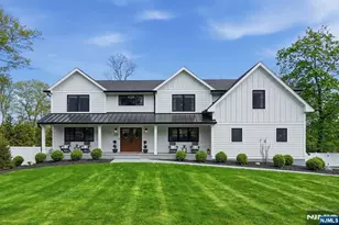 101 Tam O Shanter Dr, Mahwah, NJ 07430 - Photo 2