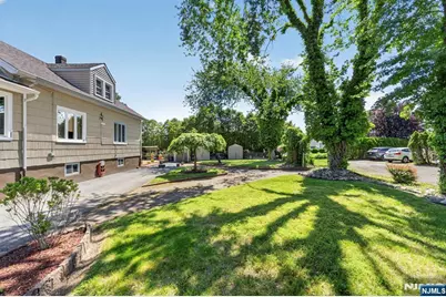 70 Franklin Street, Little Ferry, NJ 07643 - Photo 32