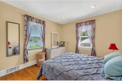 70 Franklin Street, Little Ferry, NJ 07643 - Photo 22