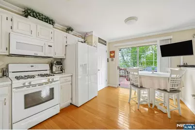 110 Warbler Drive, Wayne, NJ 07470 - Photo 14
