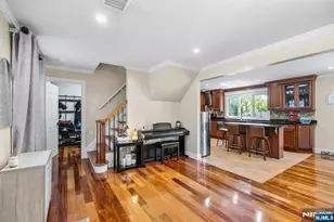 124 Crain Rd, Paramus, NJ 07652 - Photo 8