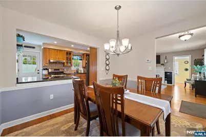 36 Burlington Road, Clifton, NJ 07012 - Photo 6