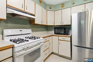 170 Marion Ct, Pompton Lakes, NJ 07442 - Photo 14