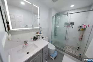 10 Queens Ln, Wayne, NJ 07470 - Photo 18