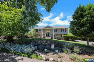32 Tuscarora Dr, Oakland, NJ 07436 - Photo 4
