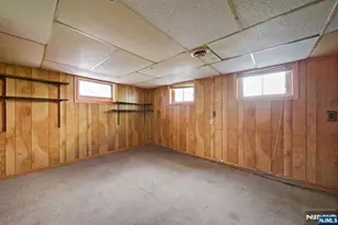 304 Gilbert Ave, Elmwood Park, NJ 07407 - Photo 18