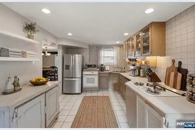 2 Lloyd Place, Belleville, NJ 07109 - Photo 4