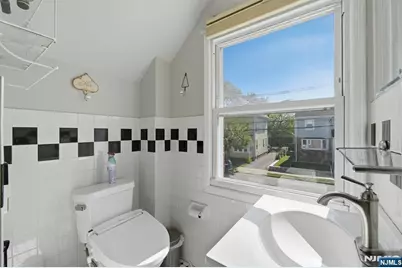 2 Lloyd Place, Belleville, NJ 07109 - Photo 32