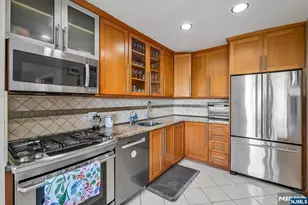 2352 Linwood Ave 6C, Fort Lee, NJ 07024 - Photo 14